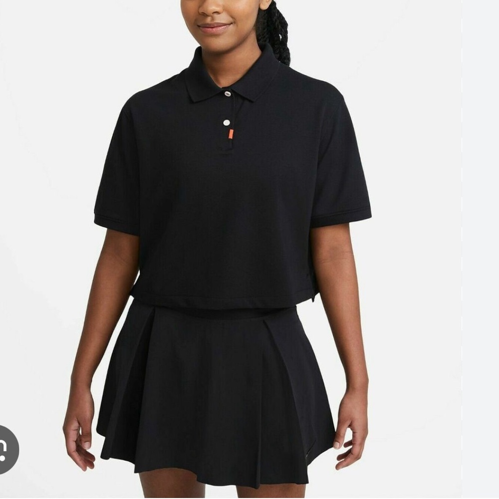 ✨EUC Nike women’s 2.0 cropped short sleeve cropped polo